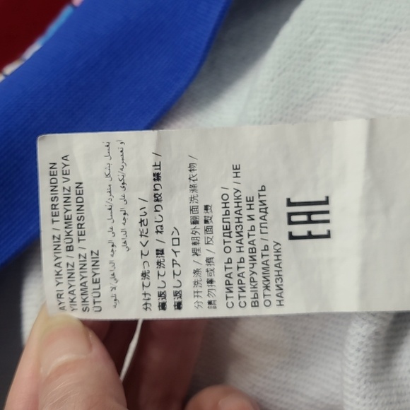 Moschino Colorful World Map Sweatshirt Size S (USA 6 ) - Picture 15 of 17